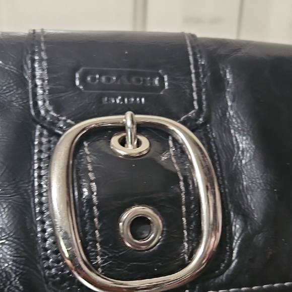 Coach Black EUC Y2K Soho Leather Clutch with Silver Buckle